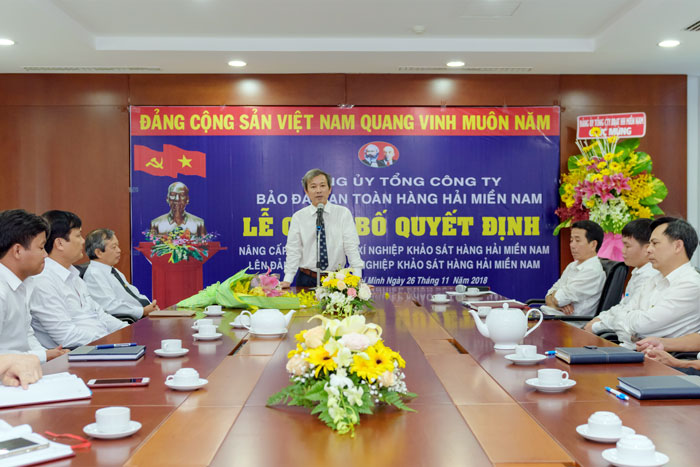 Đ/c Nguyễn Hữu Huy, Bí thư Chi bộ Xí nghiệp Khảo sát hàng hải miền Nam phát biểu tại Lễ Công bố Quyết định.