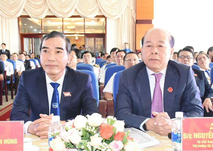 Đồng chí Nguyễn Văn Công, UV Ban Cán sự Đảng, Thứ trưởng Bộ GTVT cùng các đại biểu tham dự đại hội.